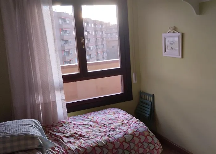 Piso En アパート サラゴサ